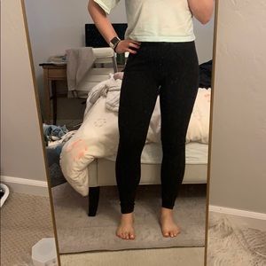 Lululemon black leggings size 4, with side pockets